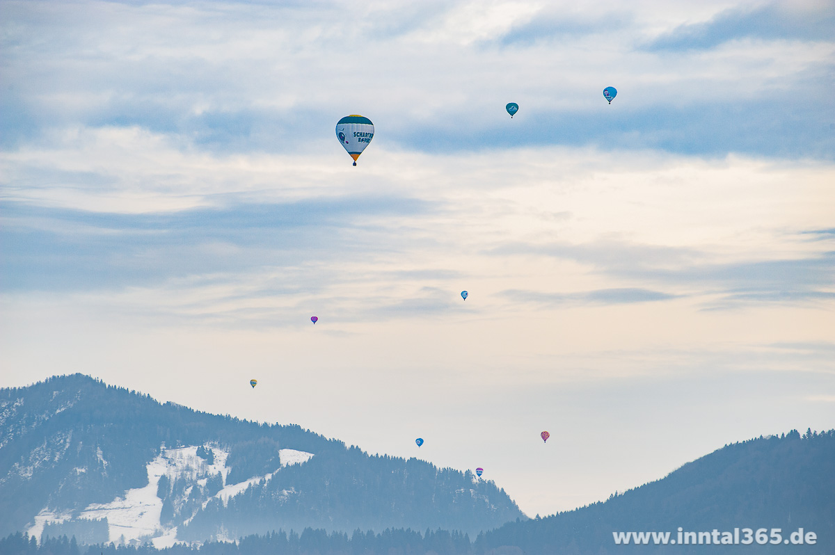27.01.2016 - Kaiserwinkl Alpin Ballooning. Zwei Schnappschüsse vom heutigen Start ab Walchsee
